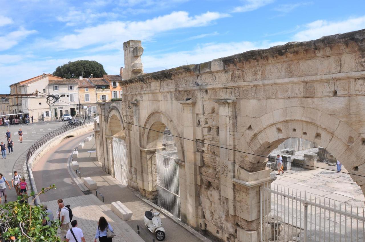 Holiday In Arles -Appartement Du Theatre Antique المظهر الخارجي الصورة