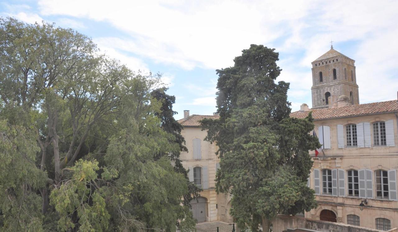 Holiday In Arles -Appartement Du Theatre Antique المظهر الخارجي الصورة